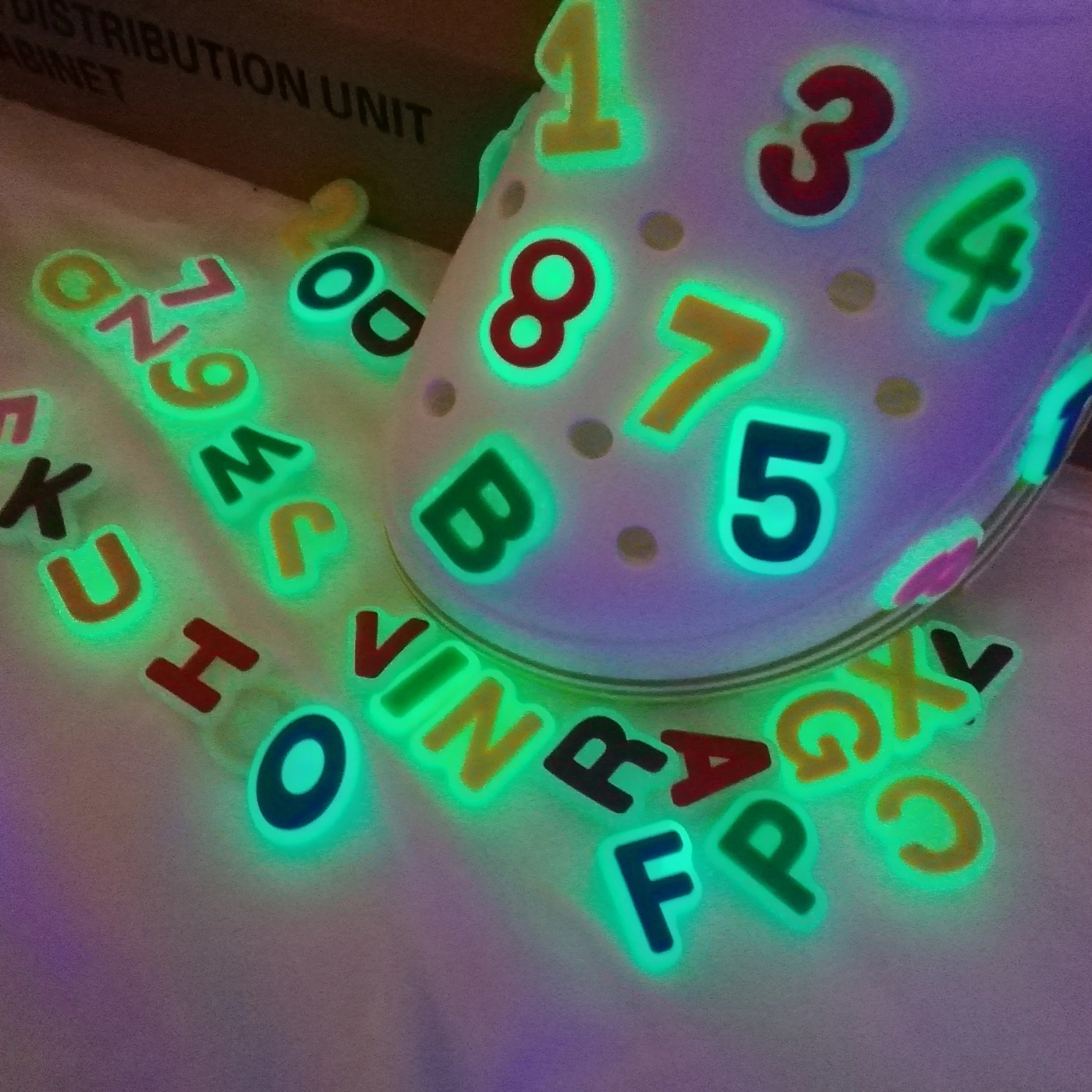 10/26pcs Fluorescent Letter Shoes Charm Colorful Shoe Charm Soft Letter Charm Plastic Alphabets Shoes Charms Luminous Numeric Sh
10/26pcs Fluorescent Letter Shoes Charm Colorful Shoe Charm Soft Letter Charm Plastic Alphabets Shoes Charms Luminous Numeric Sh