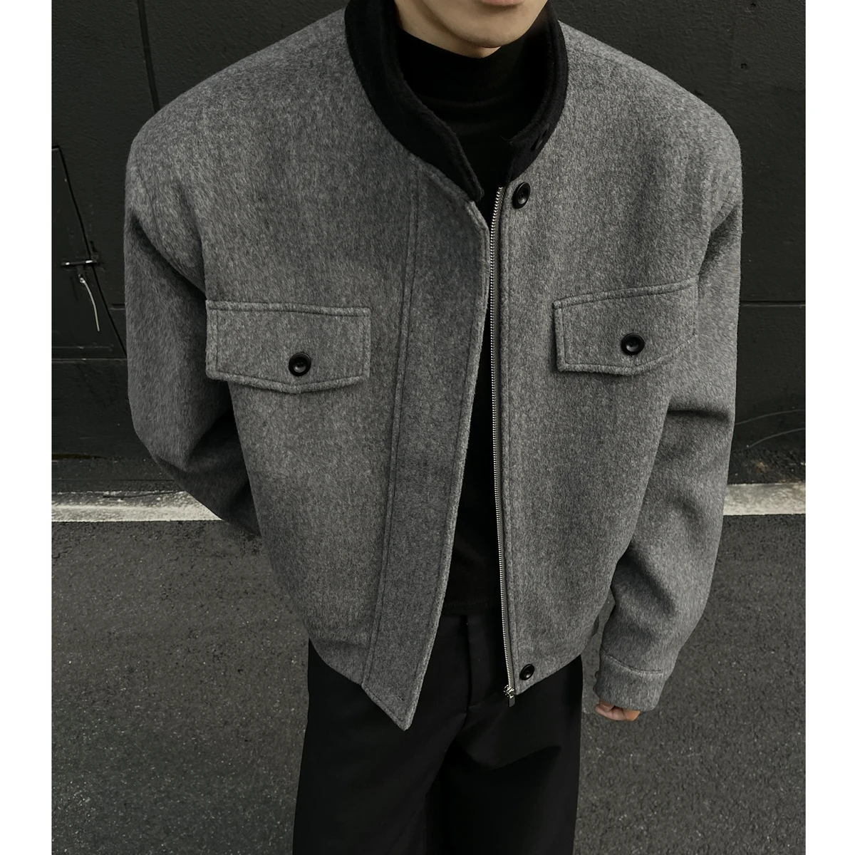 Winter Vintage Woolen Stand Up Collar Coat Men's Spliced Casual Wool Blend Jackets Loose Streetwear Overcoat Social Men Clothing
Winter Vintage Woolen Stand Up Collar Coat Men's Spliced Casual Wool Blend Jackets Loose Streetwear Overcoat Social Men Clothing