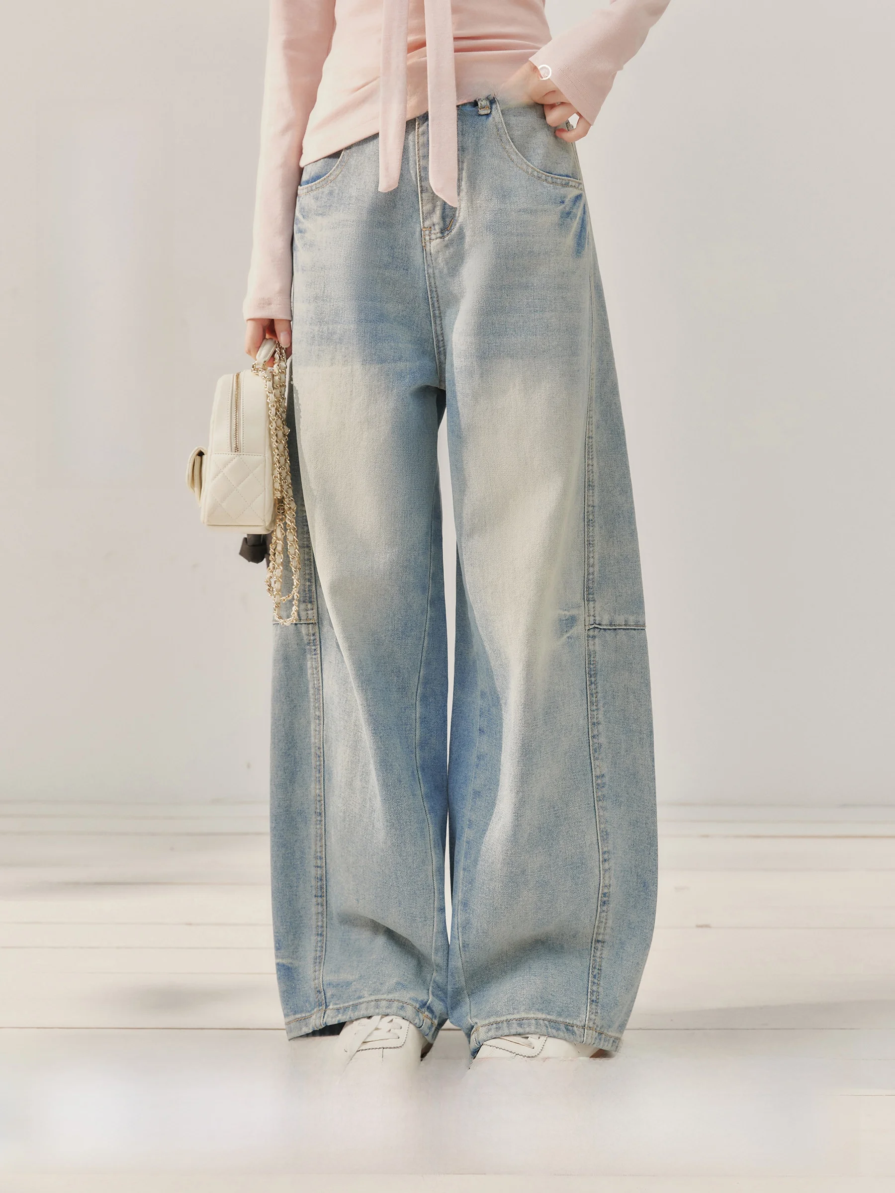 Женские джинсы с высокой талией и широкими штанинами в американском стиле, светло-голубые, с эффектом потертости, модные, для весеннего сезона
Женские джинсы с высокой талией и широкими штанинами в американском стиле, светло-голубые, с эффектом потертости, модные, для весеннего сезона