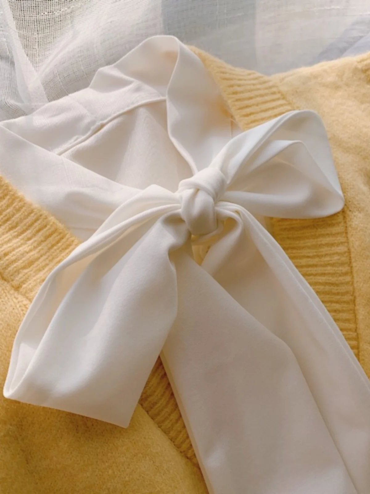 Новая женская шифоновая блузка Ele Vintage с длинным рукавом, в стиле ретро, с кружевом, с поясом и узлом, весенняя коллекция
Новая женская шифоновая блузка Ele Vintage с длинным рукавом, в стиле ретро, с кружевом, с поясом и узлом, весенняя коллекция