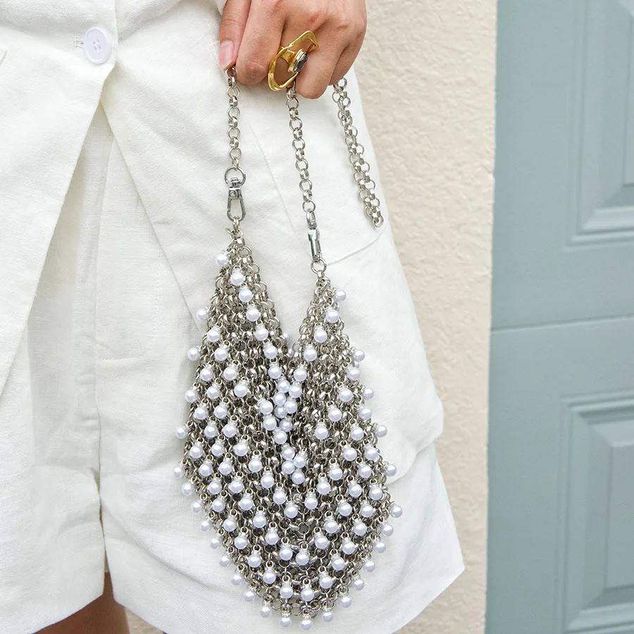 Women Pearl Bead Handbag Designer Metal Sequins Chain Woven Bag Hollow Evening Bags Clutch Travel Holiday Shoulder Bag
Women Pearl Bead Handbag Designer Metal Sequins Chain Woven Bag Hollow Evening Bags Clutch Travel Holiday Shoulder Bag