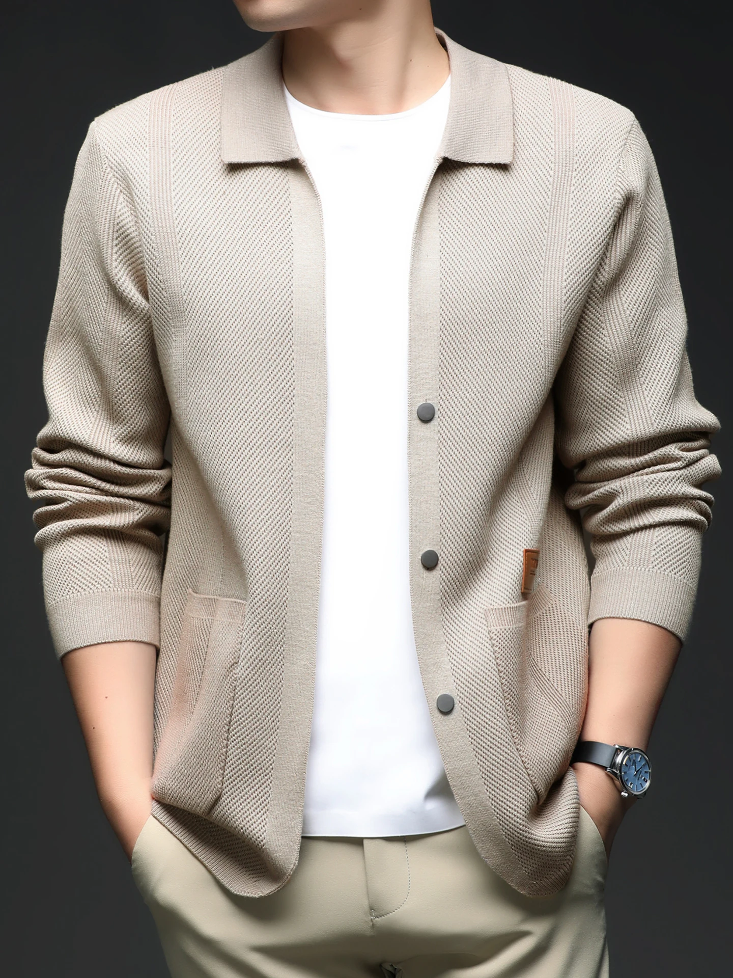 Модный вязаный кардиган, мужской свитер, повседневная куртка с воротником, простой дизайн, весенне-осенняя деловая повседневная верхняя одежда
Модный вязаный кардиган, мужской свитер, повседневная куртка с воротником, простой дизайн, весенне-осенняя деловая повседневная верхняя одежда