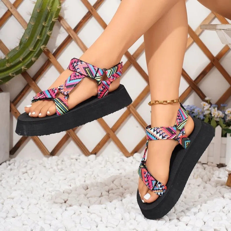 2026 new summer thick soled shoes Women comfort cloth Sandals Beach Set Foot Sandals exposed toe Light Casual Slippers
2026 new summer thick soled shoes Women comfort cloth Sandals Beach Set Foot Sandals exposed toe Light Casual Slippers