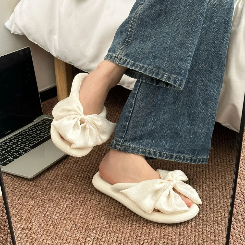 Cloth White Bowknot White Bowknot Flip Flops Beachwear Outerwear Shoes Platform Flip Flops EVA Korean Ins Style Slides Sandals
Cloth White Bowknot White Bowknot Flip Flops Beachwear Outerwear Shoes Platform Flip Flops EVA Korean Ins Style Slides Sandals