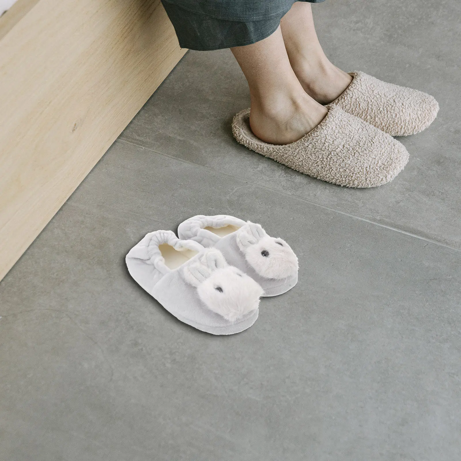 1Pair Children Nonslip Rabbit Shape Slippers Size 19 20 Warm Winter Household Slippers Skidproof Toe Protection
1Pair Children Nonslip Rabbit Shape Slippers Size 19 20 Warm Winter Household Slippers Skidproof Toe Protection