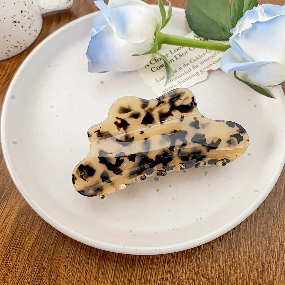 Solid Color Fresh Acetate Hair Claw Leopard Printing Hair Clip Cloud Shape Shark Clip Hairpin Headwear Tortoiseshell Hair Claw
Solid Color Fresh Acetate Hair Claw Leopard Printing Hair Clip Cloud Shape Shark Clip Hairpin Headwear Tortoiseshell Hair Claw