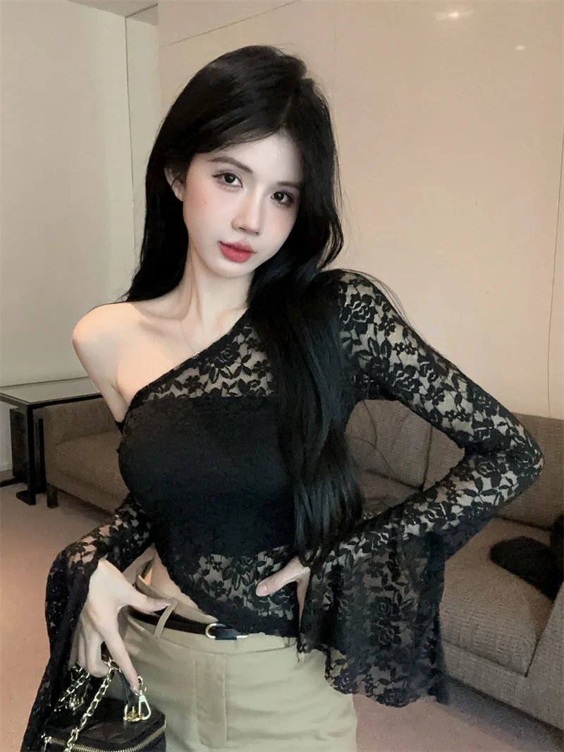 Изысканная женская блузка Pure Desire с кружевом, длинными рукавами, асимметричным плечом и рукавами-колокол, из бархатной ткани, для повседневной носки
Изысканная женская блузка Pure Desire с кружевом, длинными рукавами, асимметричным плечом и рукавами-колокол, из бархатной ткани, для повседневной носки