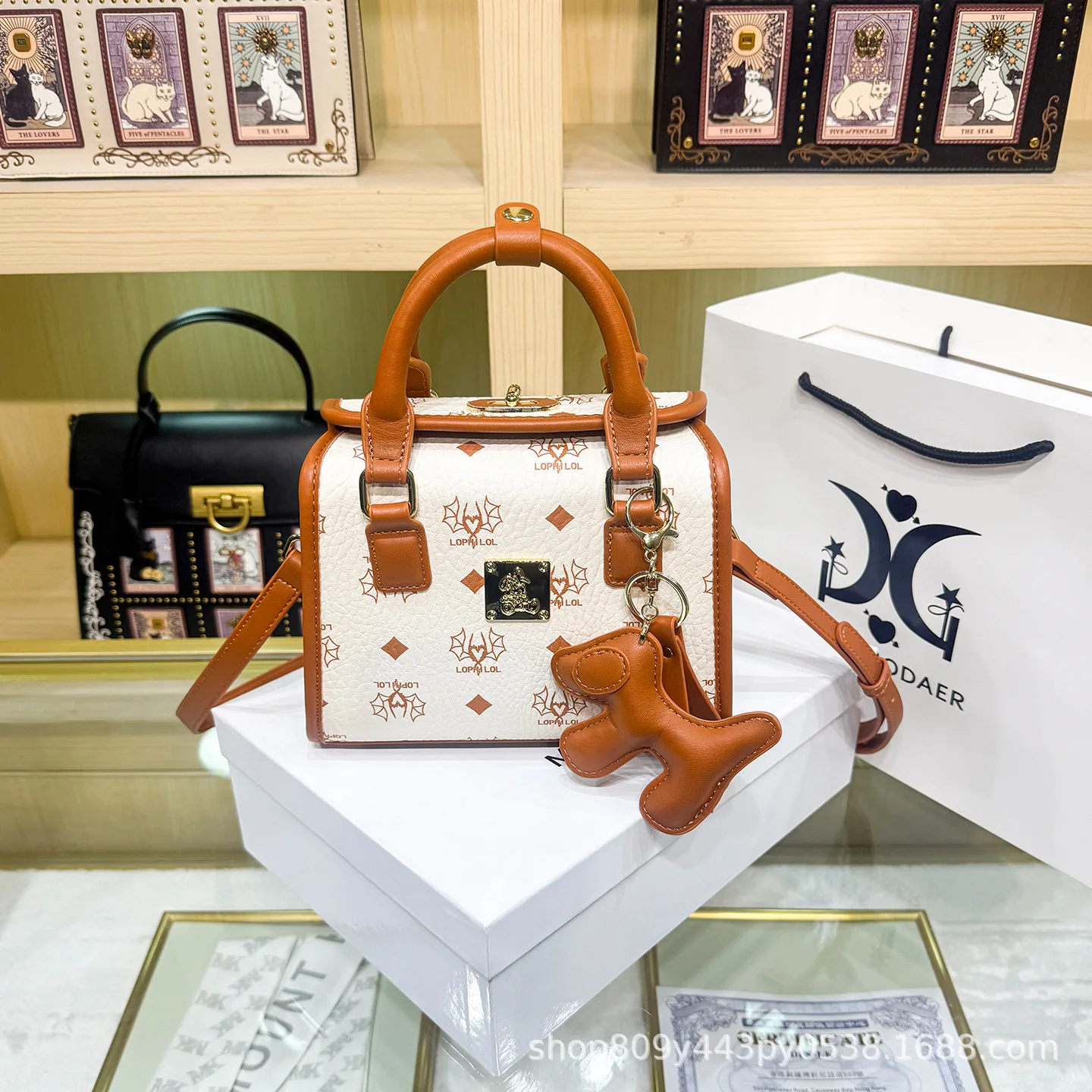 Premium Genuine Leather Shoulder Bag For Ladies Handbag By Famous Designer Luxury Brand Popular Elegant
Premium Genuine Leather Shoulder Bag For Ladies Handbag By Famous Designer Luxury Brand Popular Elegant