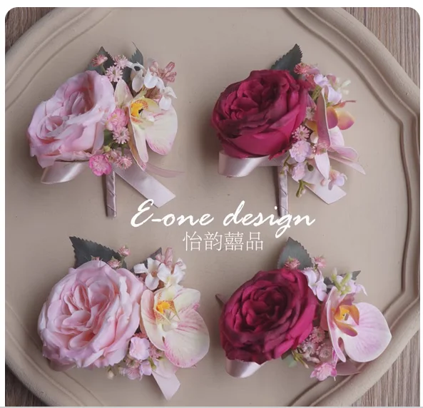 Wedding corsage wrist flower bride and groom parents family bridesmaid best man opening ceremony
Wedding corsage wrist flower bride and groom parents family bridesmaid best man opening ceremony