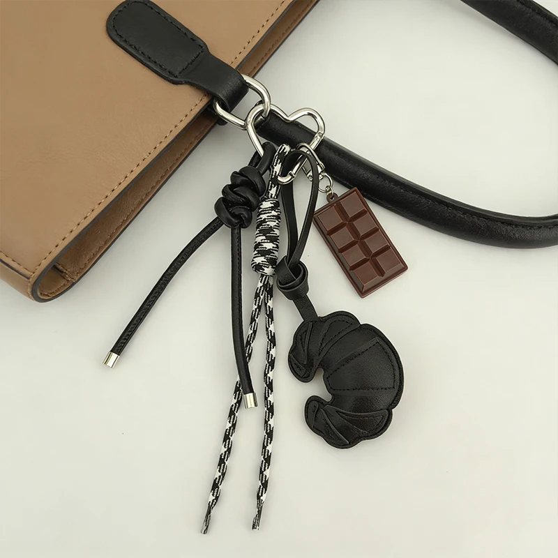 Cute Croissant Pendant Keychain Cartoon Bread Bag Charm Backpack Hanging Piece Woven Rope Design Accessories Gift
Cute Croissant Pendant Keychain Cartoon Bread Bag Charm Backpack Hanging Piece Woven Rope Design Accessories Gift