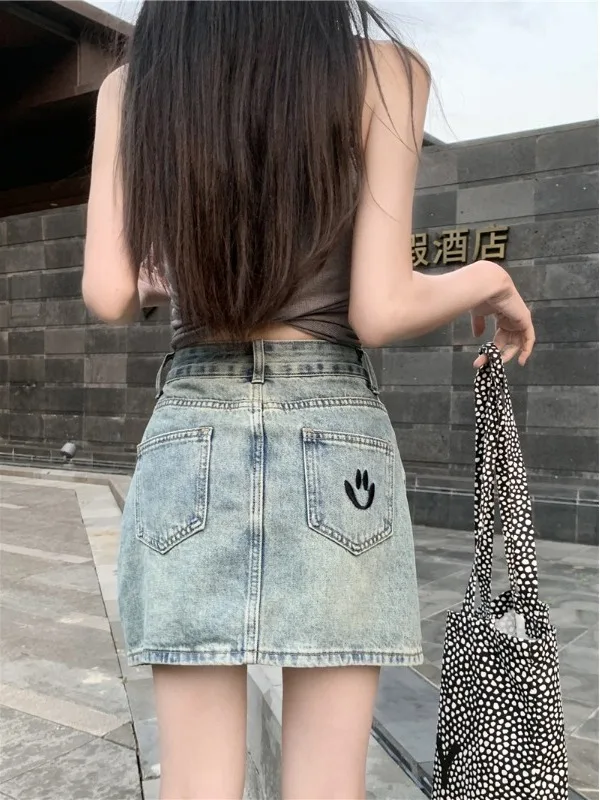 Korean Style Embroidered Loose A-Line Skirt High Waist Slimming Denim Short Skirts for Women Summer Fashion Trend
Korean Style Embroidered Loose A-Line Skirt High Waist Slimming Denim Short Skirts for Women Summer Fashion Trend