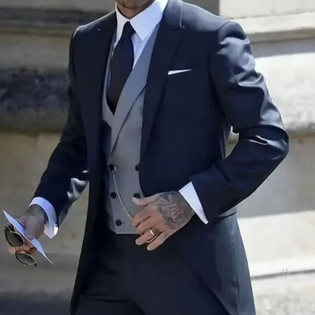 Navy Men Tuxedos Tailcoat Formal Dress Suits Swallow Tail Coat Male Jacket Vest Pants Party Wedding Suit Dance Magic Performance
Navy Men Tuxedos Tailcoat Formal Dress Suits Swallow Tail Coat Male Jacket Vest Pants Party Wedding Suit Dance Magic Performance