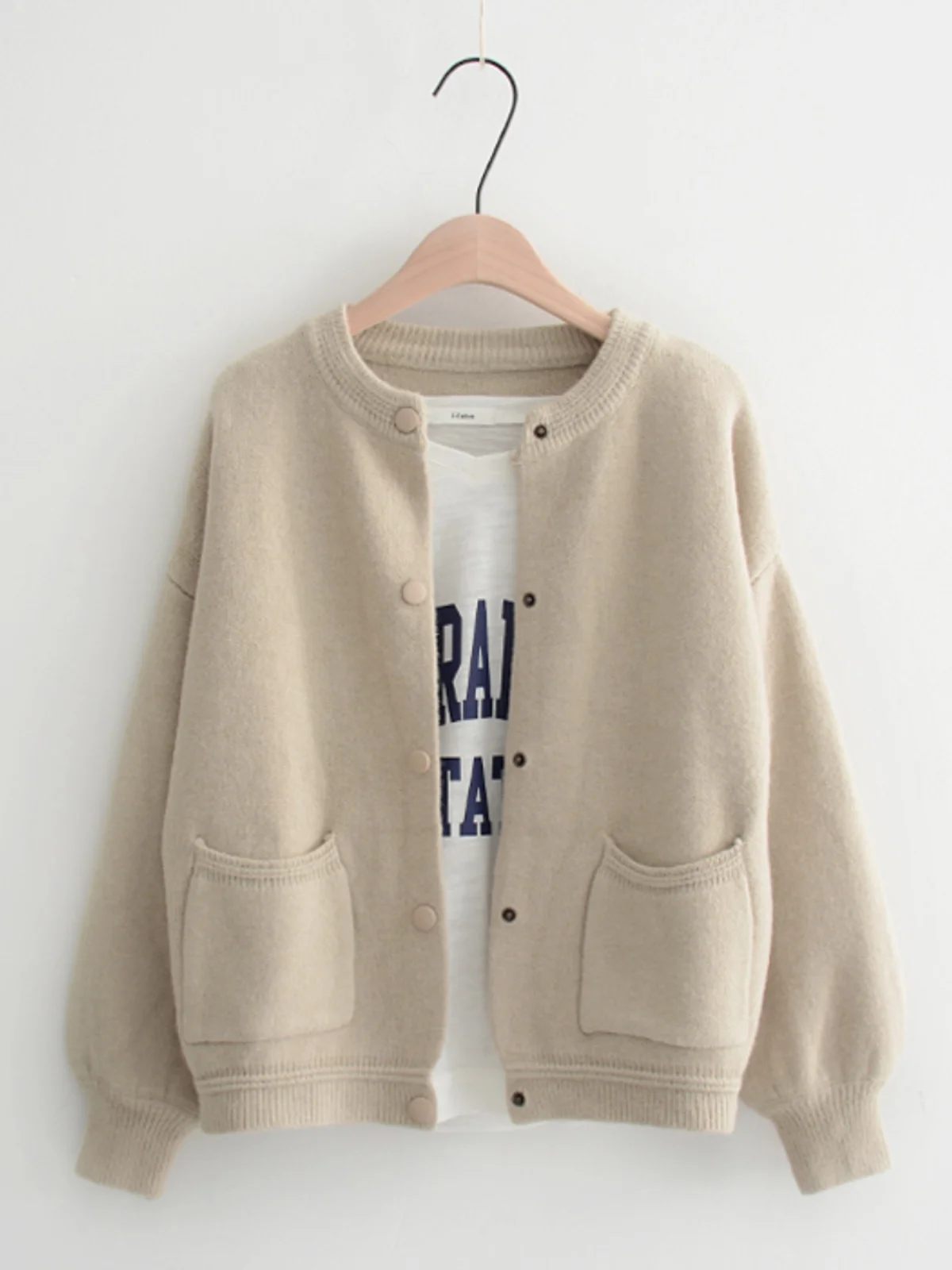 Women's Open Cardigan Knitted Sweater Light Beige Loose Fit Faionable Baseball Sle Outerwear Spring Autumn New Arrival
Women's Open Cardigan Knitted Sweater Light Beige Loose Fit Faionable Baseball Sle Outerwear Spring Autumn New Arrival