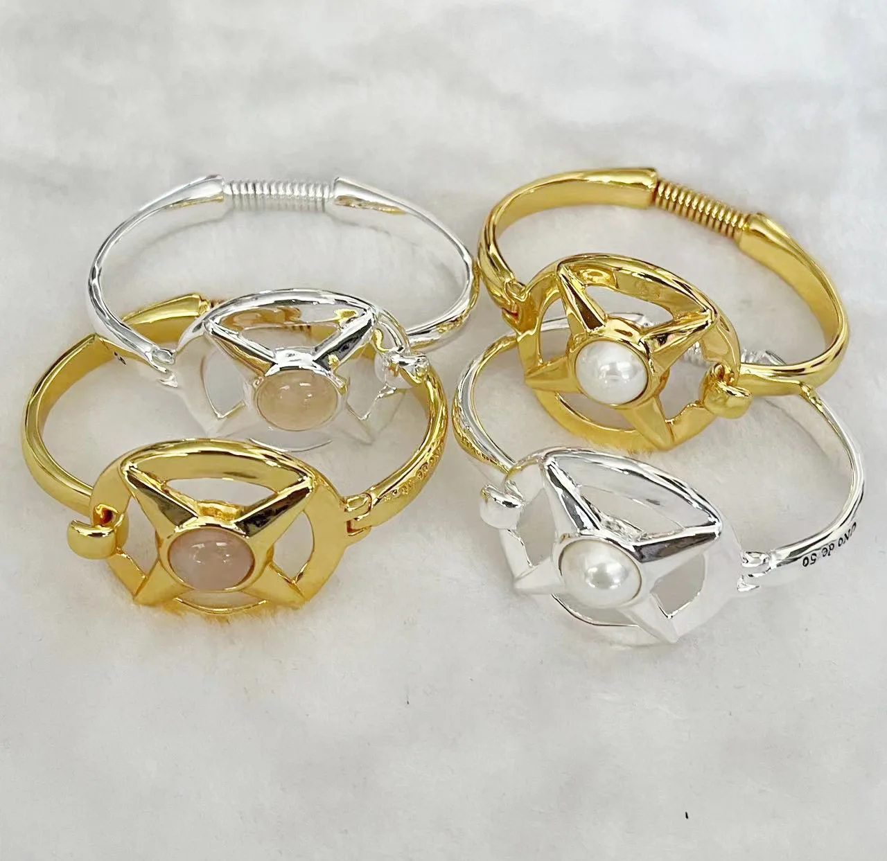 2024 New UNOde50 Hot Selling European and American Fashion Trend Exquisite Bracelet Women's Romantic Jewelry Gift
2024 New UNOde50 Hot Selling European and American Fashion Trend Exquisite Bracelet Women's Romantic Jewelry Gift