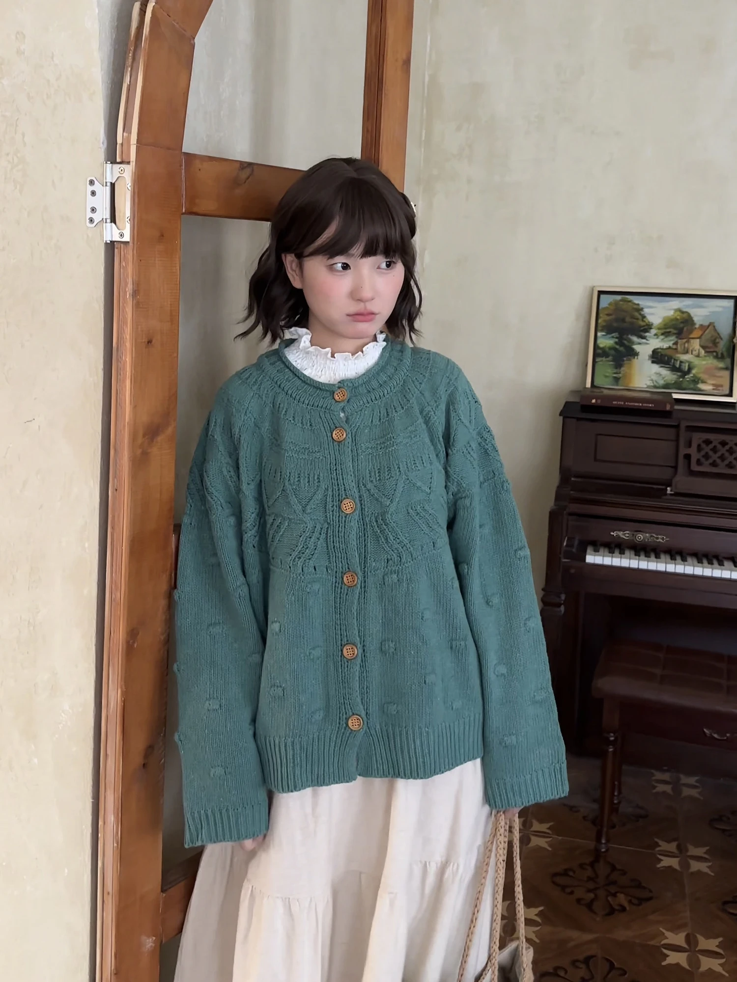 Женский теплый вязаный кардиган свободного кроя из шерсти на осень-зиму, утолщенный, с длинными рукавами, круглым вырезом, свитер-пальто
Женский теплый вязаный кардиган свободного кроя из шерсти на осень-зиму, утолщенный, с длинными рукавами, круглым вырезом, свитер-пальто