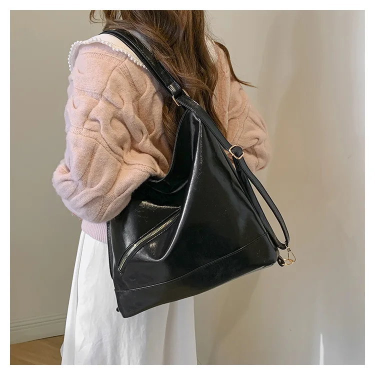Retro Large Capacity Women's Tote Bag Fashionable Casual Double Shoulder Backpack for Autumn Winter New Arrival Trendy Bag
Retro Large Capacity Women's Tote Bag Fashionable Casual Double Shoulder Backpack for Autumn Winter New Arrival Trendy Bag