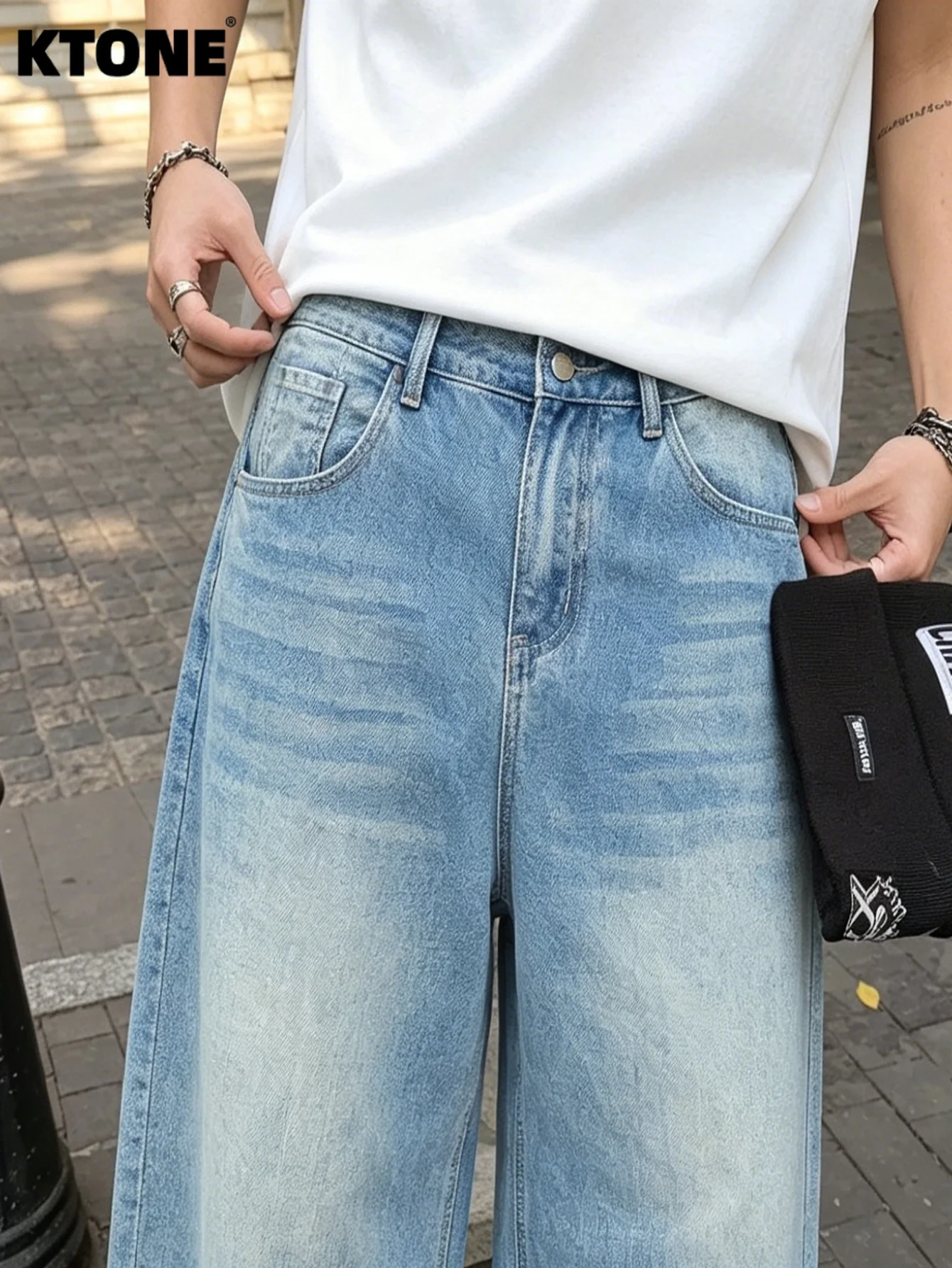 Men Casual Loose Non‑Stretch Jean Shorts Denim Wear No accessories or belts included
Men Casual Loose Non‑Stretch Jean Shorts Denim Wear No accessories or belts included