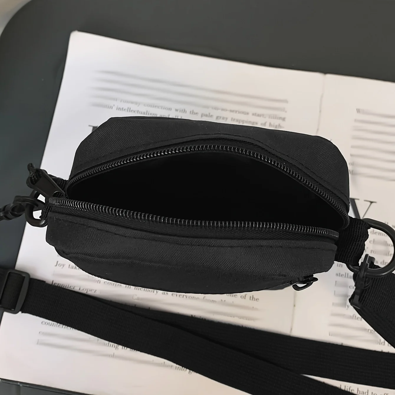 Men's Simple Small Square Bag, Daily Commuting Crossbody Bag, Made of Oxford Cloth, Stylish and Versatile Shoulder Bag, Crossbody Side Bag, Square Bag, Black Bag, Business Casual, Valentine's Day Gift, Men's College Bag, Father's Day Gift, Summer Gift for Dad Men's Simple Small Square Bag, Daily Commuting Crossbody Bag, Made of Oxford Cloth, Stylish and Versatile Shoulder Bag, Crossbody Side Bag, Square Bag, Black Bag, Business Casual, Valentine's Day Gift, Men's College Bag, Father's Day Gift, Summer Gift for Dad