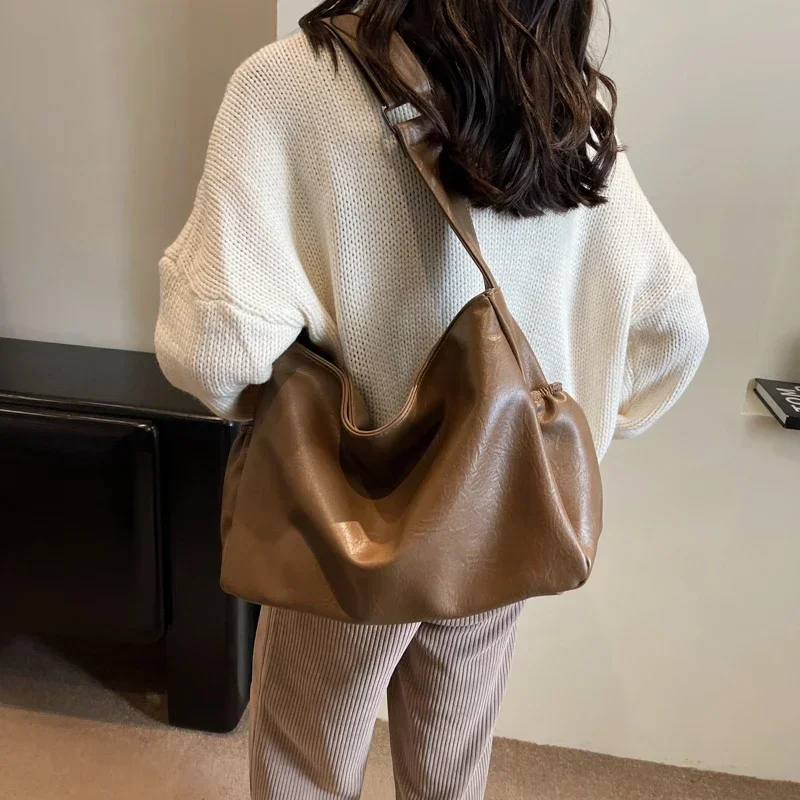 2024 Autumn/Winter Women's Shoulder Bag High Quality Versatile Simple PU Women's Crossbody Bag Сумка Женская 여자 가방
2024 Autumn/Winter Women's Shoulder Bag High Quality Versatile Simple PU Women's Crossbody Bag Сумка Женская 여자 가방