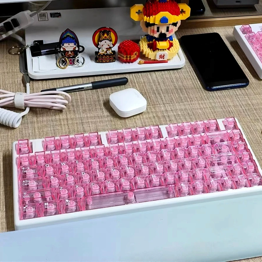 Aifei pink transparent keycap PC material pad printing 114 keys Original factory height suitable for ATK and other keyboards
Aifei pink transparent keycap PC material pad printing 114 keys Original factory height suitable for ATK and other keyboards
