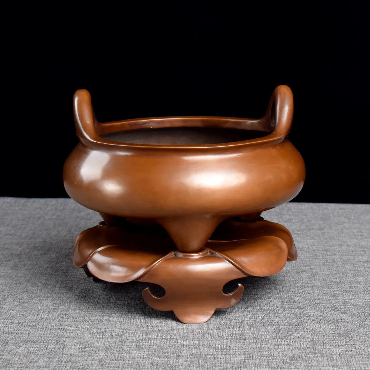 Purple copper belt bottom punching ear burner, incense burner, aromatherapy burner, household indoor incense products
Purple copper belt bottom punching ear burner, incense burner, aromatherapy burner, household indoor incense products