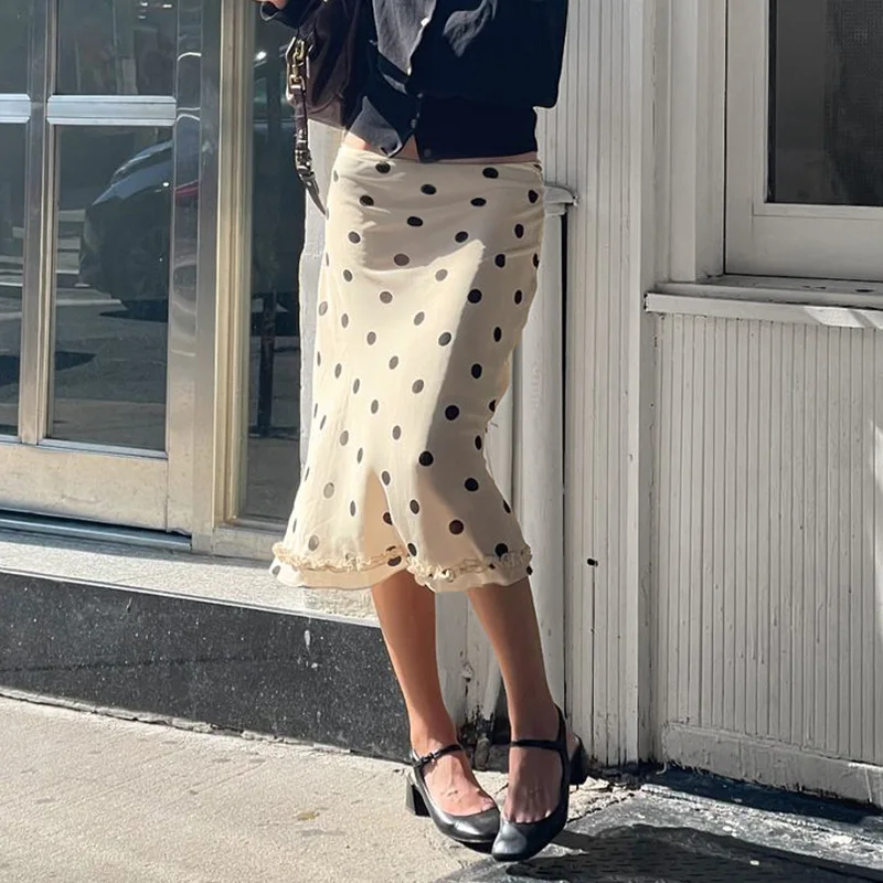 European and American style splicing woven half skirt in the long wood ear edge temperament elegant package hip skirt women
European and American style splicing woven half skirt in the long wood ear edge temperament elegant package hip skirt women