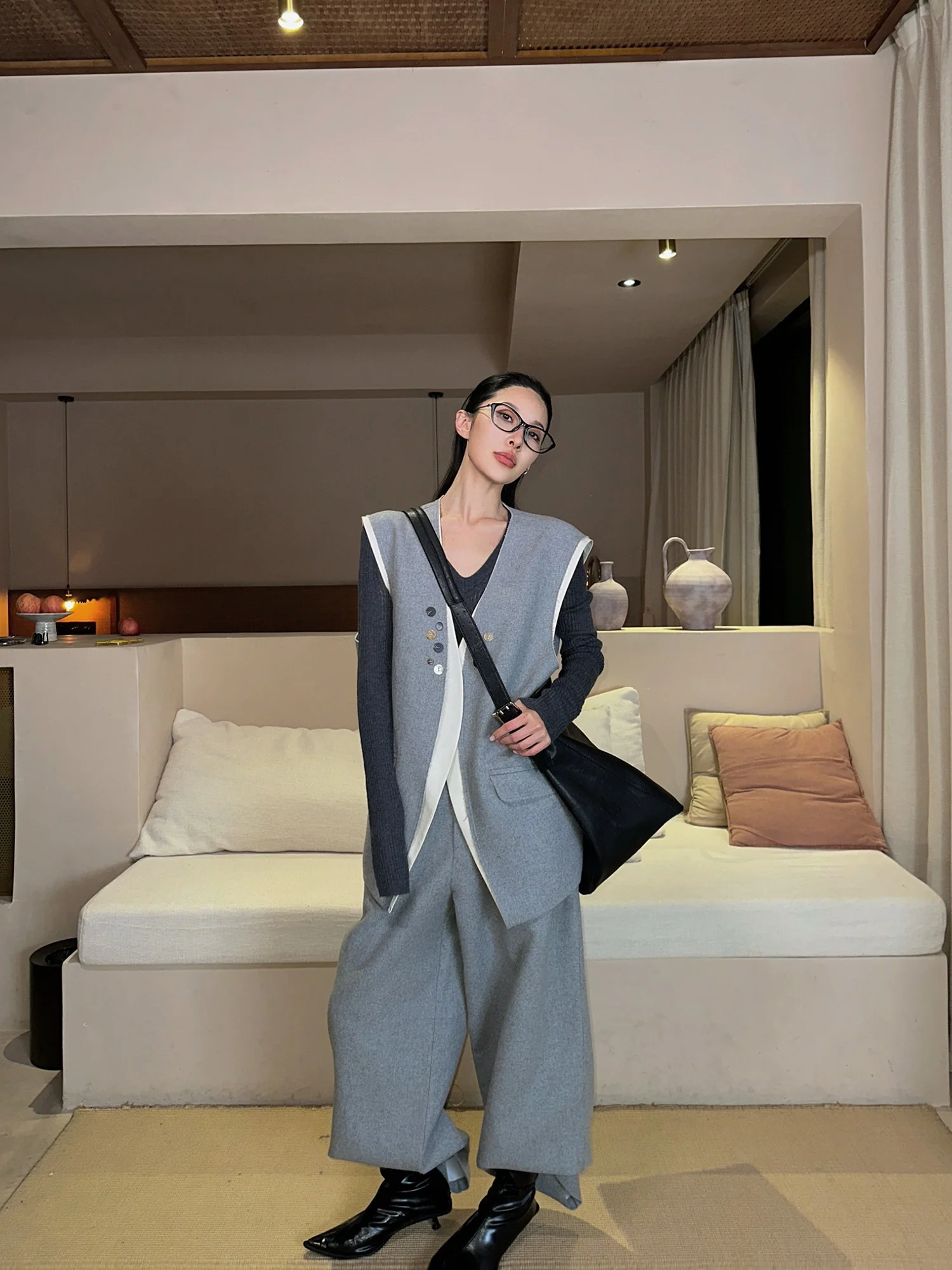 JCCC Shadow Cloud Stone Leisure Wool Blend Vest And Pants Set Multi-Button Color Block Casual Wear for Young Women
JCCC Shadow Cloud Stone Leisure Wool Blend Vest And Pants Set Multi-Button Color Block Casual Wear for Young Women