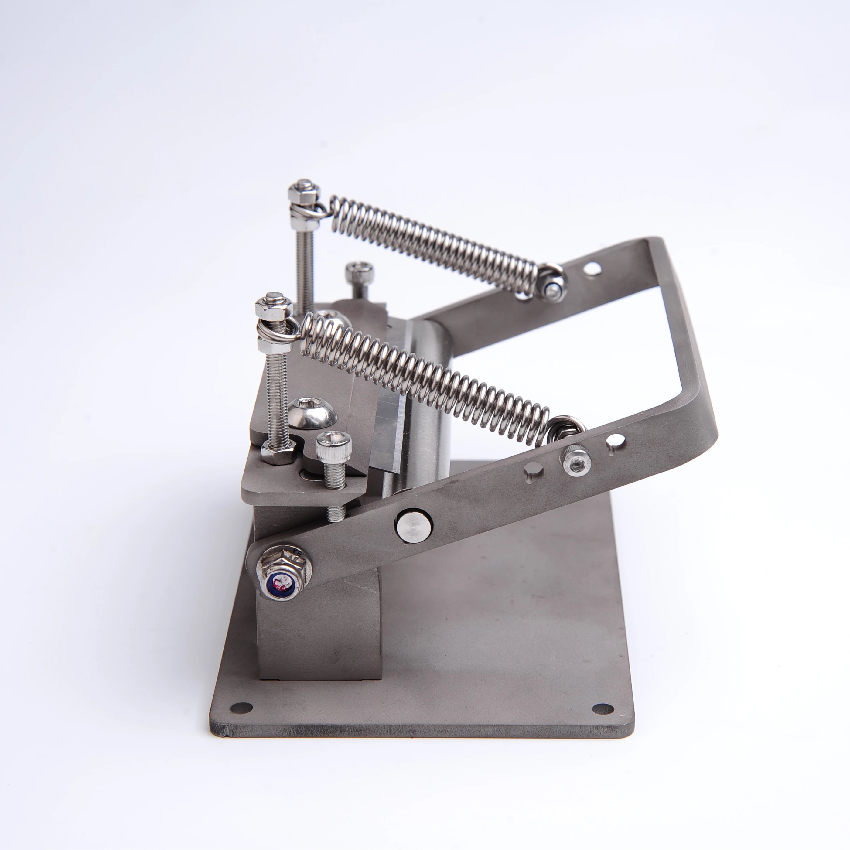 New Stainless Steel Craft Leather Splitter Manual Leather Thinning Machine Cowhide Material Shovel Thin Belt Vegetable Tanned
New Stainless Steel Craft Leather Splitter Manual Leather Thinning Machine Cowhide Material Shovel Thin Belt Vegetable Tanned
