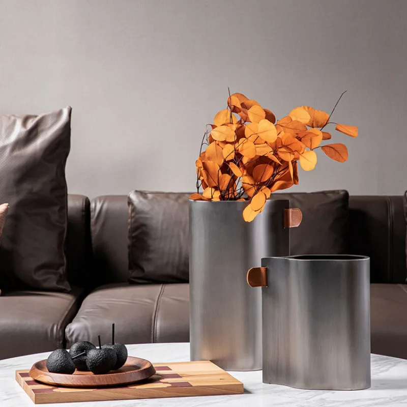Modern simple wind single-ear flower device, model house, homestay, coffee table desktop flower arrangement
Modern simple wind single-ear flower device, model house, homestay, coffee table desktop flower arrangement