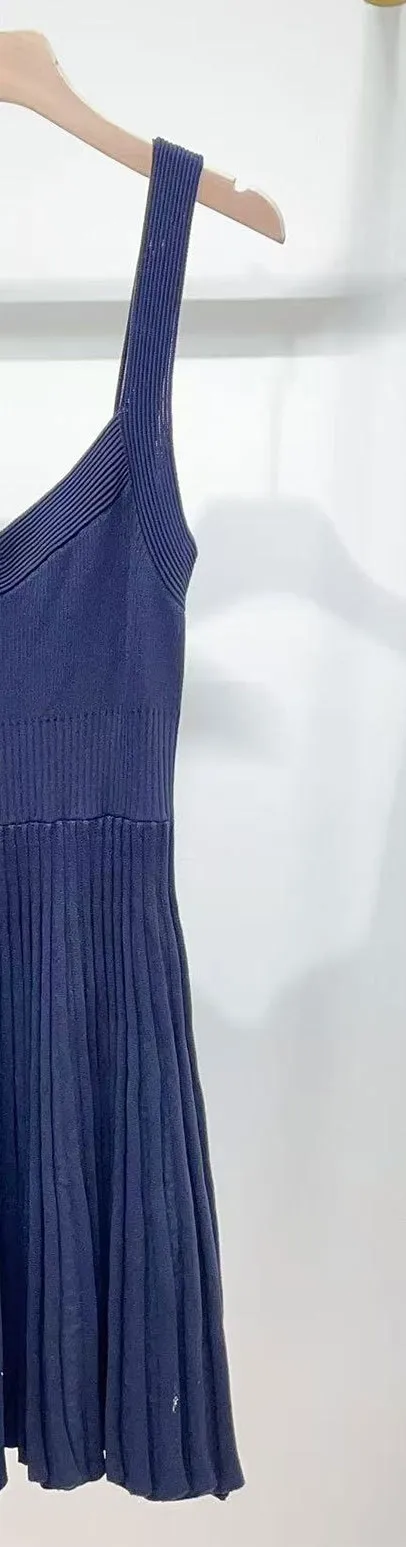 Spring Women's New Knitted Set Single Breasted O-neck Cardigan + Strap Mini Dress Elegant Suit
Spring Women's New Knitted Set Single Breasted O-neck Cardigan + Strap Mini Dress Elegant Suit
