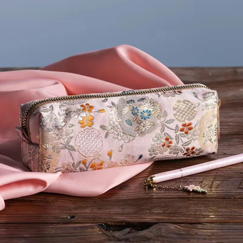 5pcs Cosmetic Bags Chinese National Embroidery Silk Retro Multifunctional Long Pencil Case
5pcs Cosmetic Bags Chinese National Embroidery Silk Retro Multifunctional Long Pencil Case