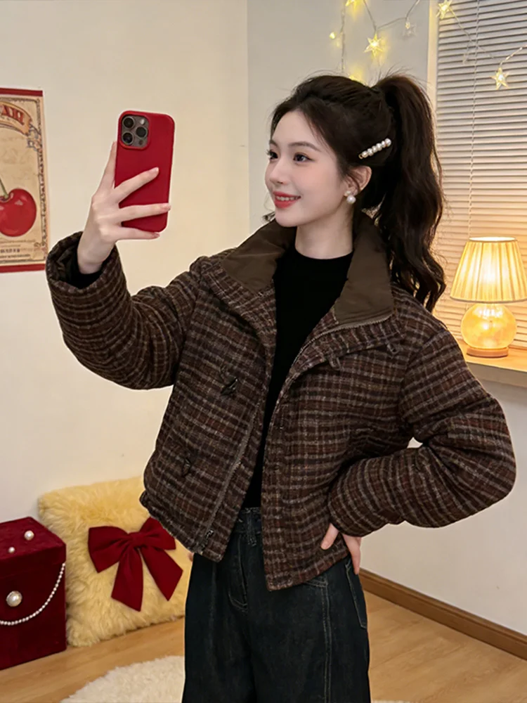 Retro Color Block Cotton Jacket Women's Casual Short Outerwear Winter Thickened Slimming Outerwear Fashionable Commute
Retro Color Block Cotton Jacket Women's Casual Short Outerwear Winter Thickened Slimming Outerwear Fashionable Commute