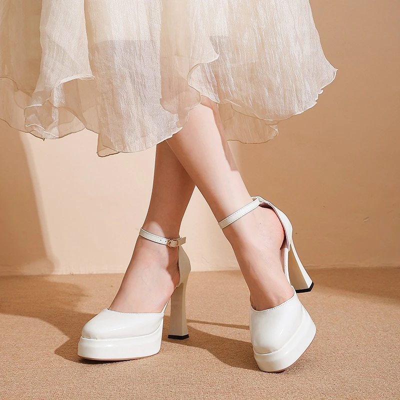 Summer New Women's Pumps Solid Color Side Hollow Shallow Mouth Buckle Strap Ladies Comfy Square Head Chunky Heels Shoes
Summer New Women's Pumps Solid Color Side Hollow Shallow Mouth Buckle Strap Ladies Comfy Square Head Chunky Heels Shoes