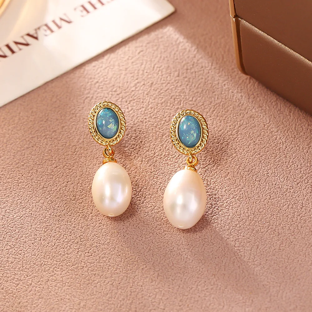 Retro freshwater pearl earrings, niche design, exquisite and elegant earrings, light luxury, fashionable and versatile earrings
Retro freshwater pearl earrings, niche design, exquisite and elegant earrings, light luxury, fashionable and versatile earrings