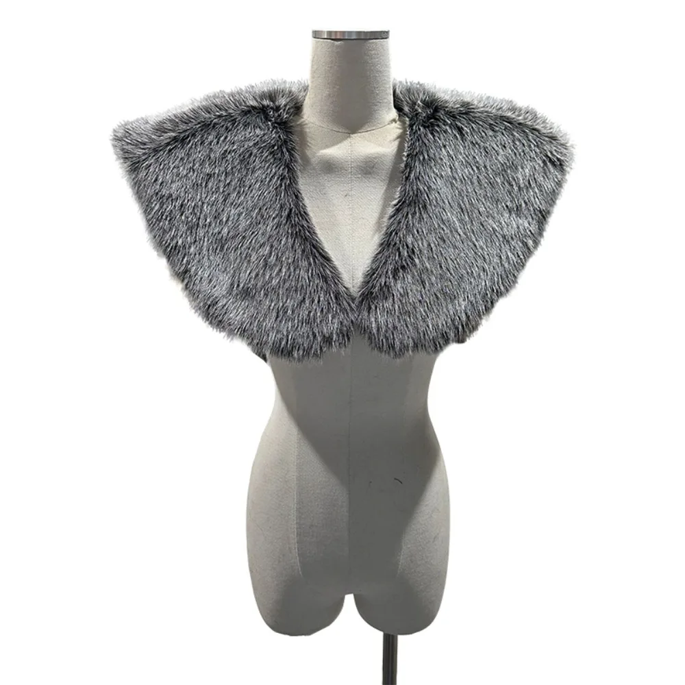 Unisex Shoulder Cloak Medieval Viking Cape Pirate Design Cosplay Costume Faux Fur Cloak Hunter Style Warrior Cloak
Unisex Shoulder Cloak Medieval Viking Cape Pirate Design Cosplay Costume Faux Fur Cloak Hunter Style Warrior Cloak