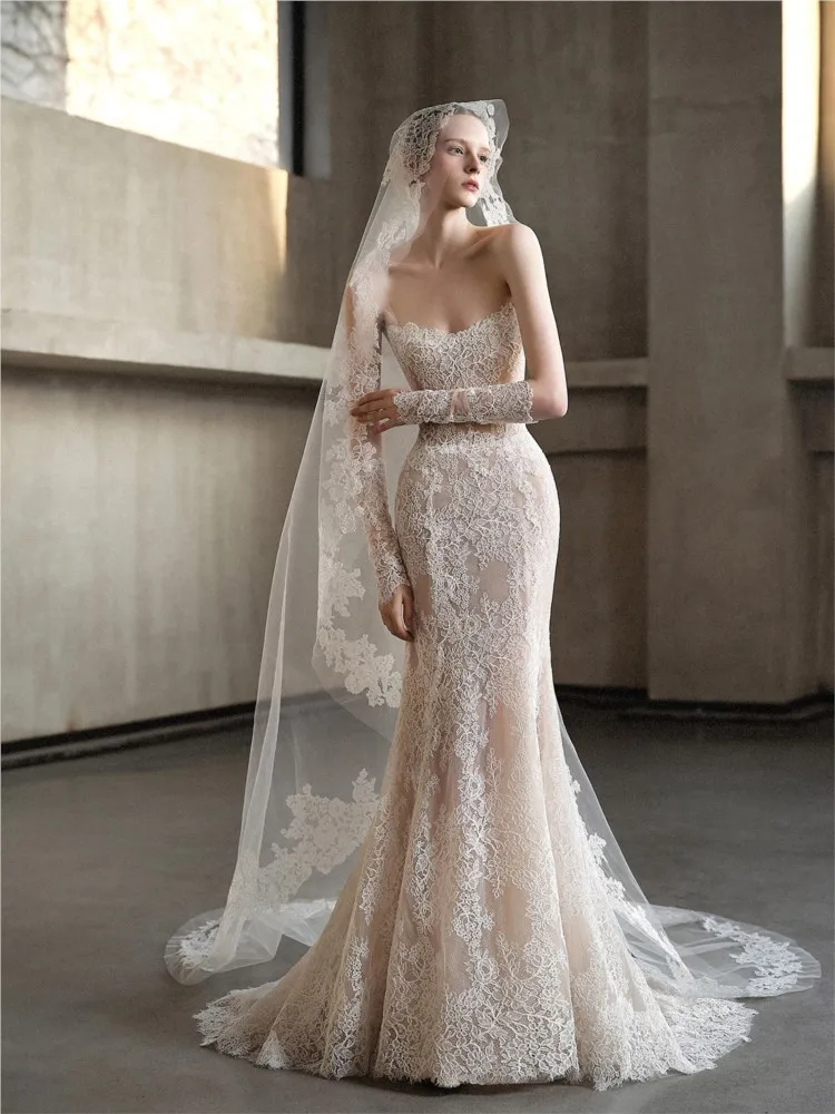 A new fish-tail light lace dress with main gauze morning gown and toasting
A new fish-tail light lace dress with main gauze morning gown and toasting