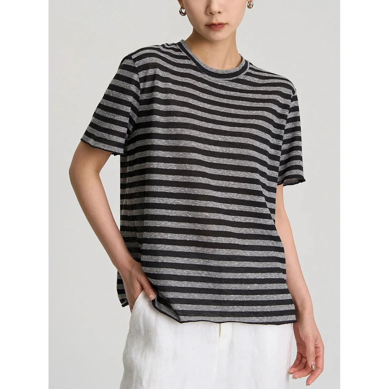 Short Sleeve Striped T Shirt Women Casual Crew Neck Essential Tops Tees with Raw Trim M,L
Short Sleeve Striped T Shirt Women Casual Crew Neck Essential Tops Tees with Raw Trim M,L