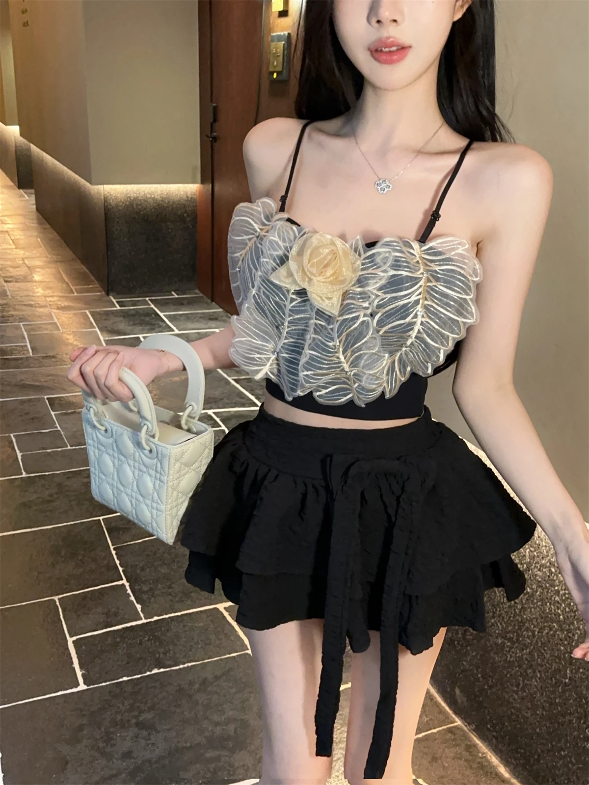 Stunning Lace Crop Top Women's Summer Thai Style Hot Girl One Shoulder Tube Top Vest Outerwear Beautiful Strapless Bralette
Stunning Lace Crop Top Women's Summer Thai Style Hot Girl One Shoulder Tube Top Vest Outerwear Beautiful Strapless Bralette