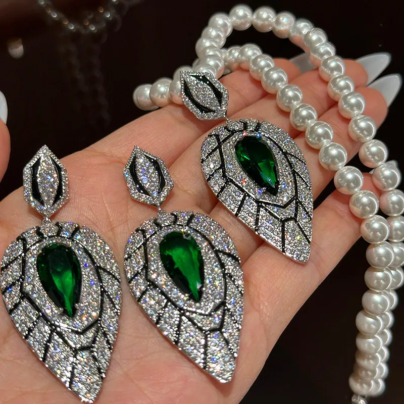 Light Luxury Zircon Tassel Elegant Long Temperament Earrings Pearl Necklace Set
Light Luxury Zircon Tassel Elegant Long Temperament Earrings Pearl Necklace Set