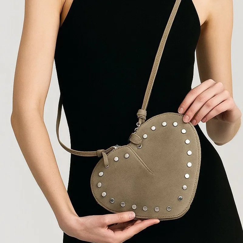Love Bag Women Handbag Exquisite Texture Versatile Top Handle Crossbody Mini Phone Pouch Daily Dating Street Casual Purse
Love Bag Women Handbag Exquisite Texture Versatile Top Handle Crossbody Mini Phone Pouch Daily Dating Street Casual Purse