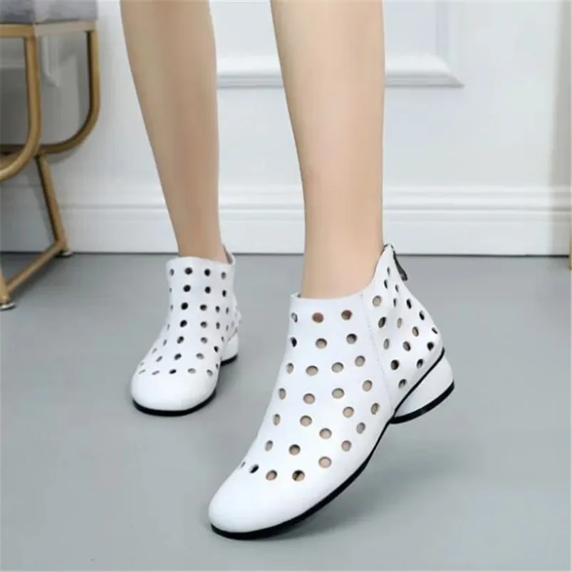 2025 дышащие летние кожаные сандалии из воловьей кожи, осенние ботинки, женская обувь, туфли больших размеров на низком каблуке, женские ботинки
2025 дышащие летние кожаные сандалии из воловьей кожи, осенние ботинки, женская обувь, туфли больших размеров на низком каблуке, женские ботинки