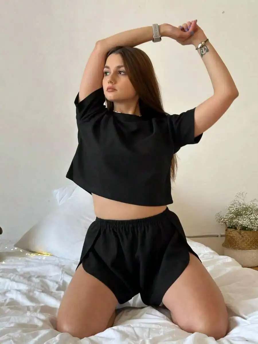 Womens Two-Piece Home Wear Set Short Sleeve Crop Top And Wide Leg Shorts Soft Breathable Casual Pajamas
Womens Two-Piece Home Wear Set Short Sleeve Crop Top And Wide Leg Shorts Soft Breathable Casual Pajamas