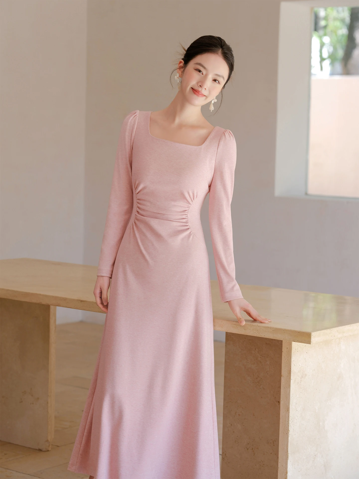 Elegant Long Knitted Dress Women's Fashion Spring New Style Chinese National Style Square Collar Waist-Cinching Gown
Elegant Long Knitted Dress Women's Fashion Spring New Style Chinese National Style Square Collar Waist-Cinching Gown