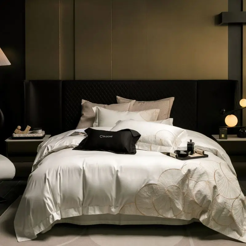 Customizable 100 Xinjiang long-staple cotton led luxury embroidery four-piece quilt cover gift box bedding
Customizable 100 Xinjiang long-staple cotton led luxury embroidery four-piece quilt cover gift box bedding