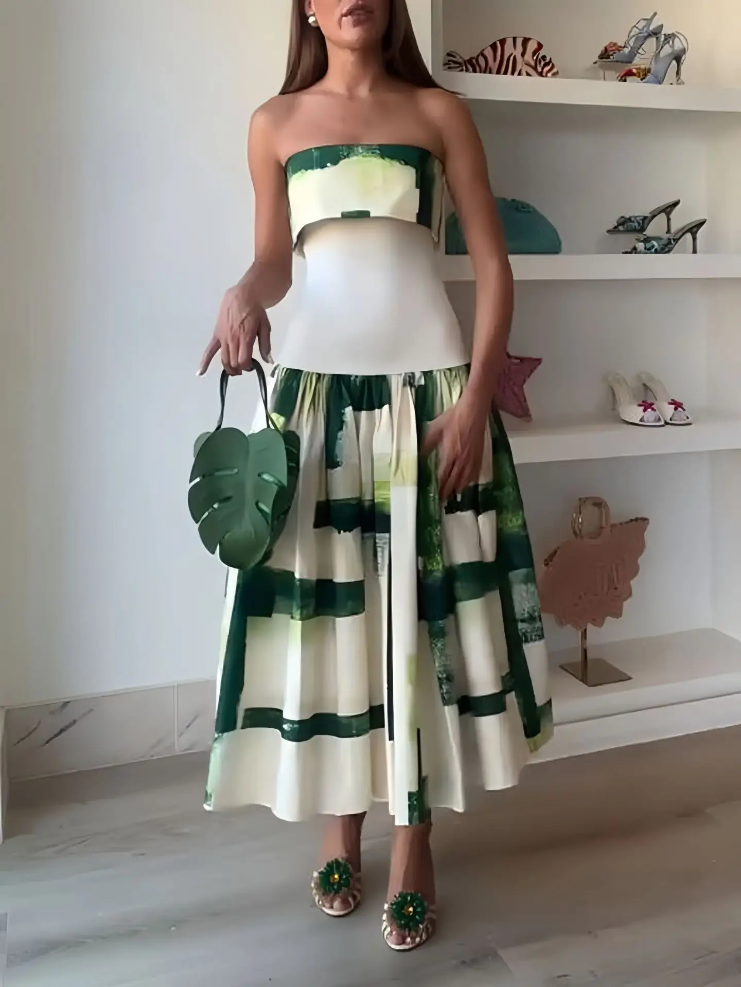 Sexy Strapless Printing Dresses Women Fashion Sleeveless Solid Pleated Patchwork Dress 2026 Lady Summer Chic Evening Party Robes
Sexy Strapless Printing Dresses Women Fashion Sleeveless Solid Pleated Patchwork Dress 2026 Lady Summer Chic Evening Party Robes