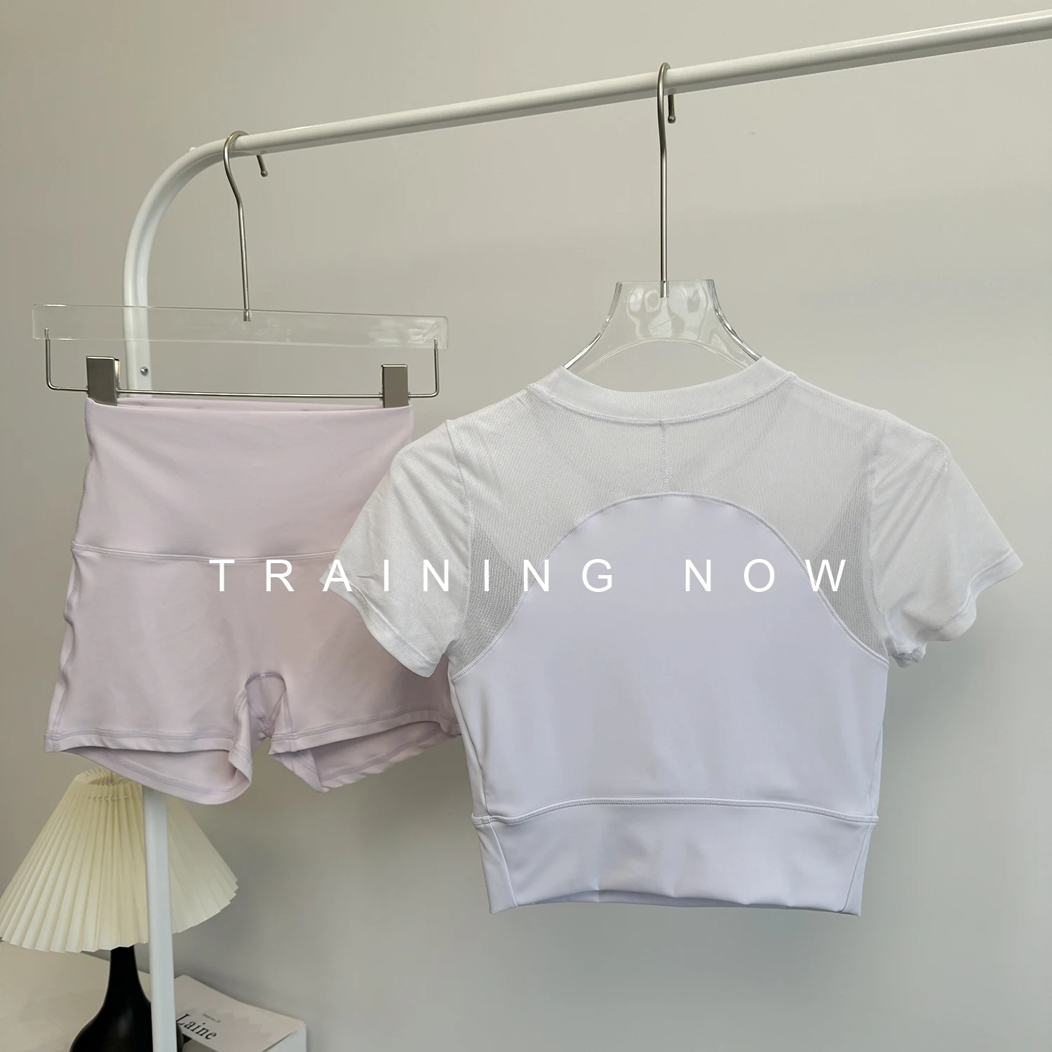 Advanced sport suit for women in summer running training quick-drying short-sleeved professional fitness 2025 new yoga suit
Advanced sport suit for women in summer running training quick-drying short-sleeved professional fitness 2025 new yoga suit