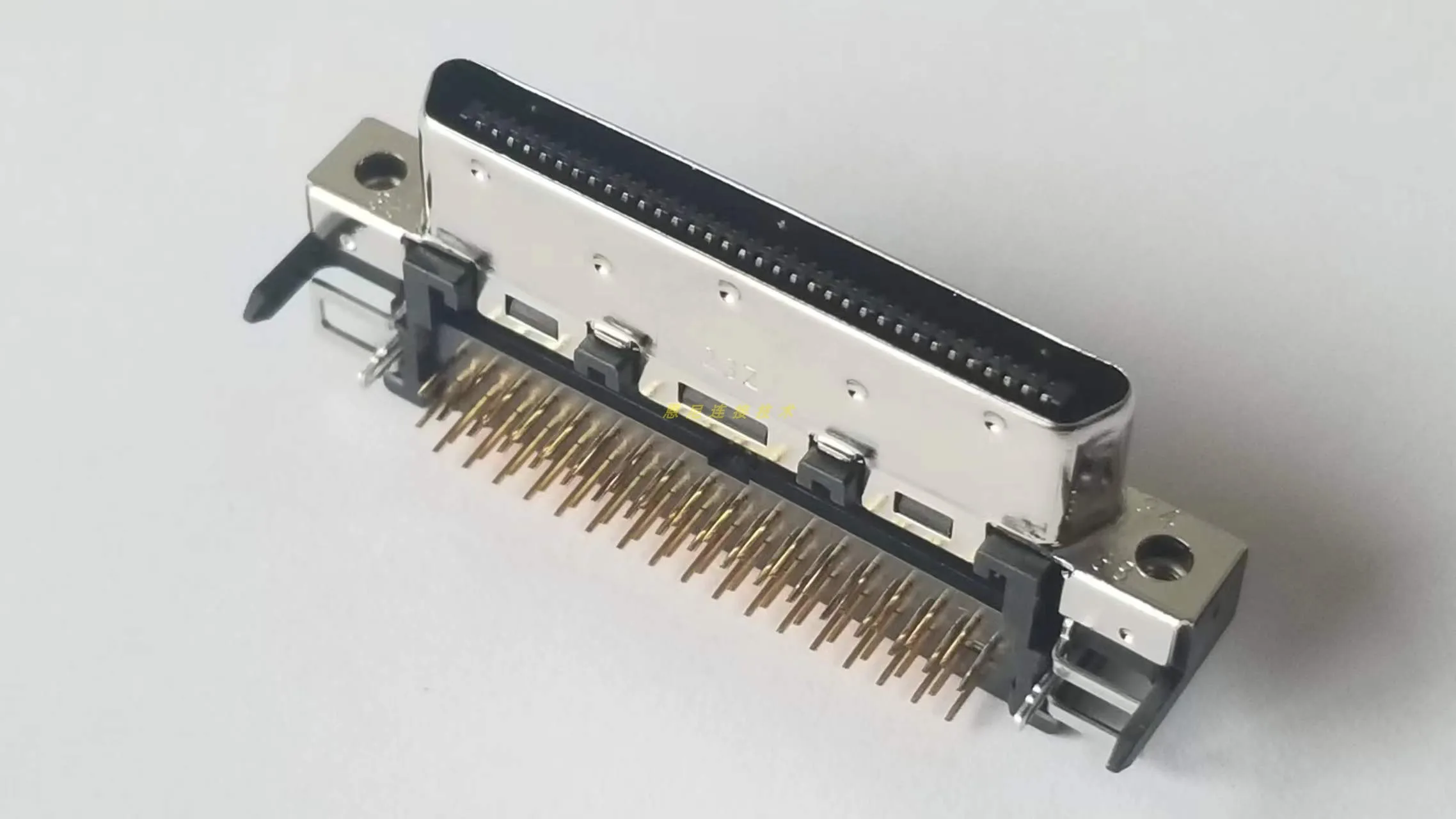 HDRA-EC68LMDT + 0.8mm pitch SCSI VHDCI 68PIN male connector
HDRA-EC68LMDT + 0.8mm pitch SCSI VHDCI 68PIN male connector