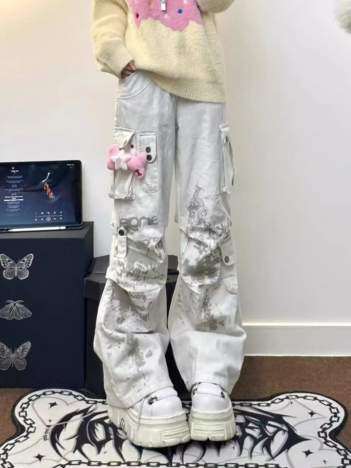 Y2k American Off White Baggy Pleated Pattern Print Women's Streetwear Harajuku Gothic Punk Hip Hop Loose Wide Leg Jeans
Y2k American Off White Baggy Pleated Pattern Print Women's Streetwear Harajuku Gothic Punk Hip Hop Loose Wide Leg Jeans