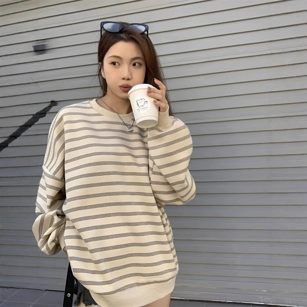 Loose Long Sleeve round Neck Striped Sweatshirt Large Size Women's Anti-Aging Slimming Top Casual Spring Autumn T-Shirt
Loose Long Sleeve round Neck Striped Sweatshirt Large Size Women's Anti-Aging Slimming Top Casual Spring Autumn T-Shirt