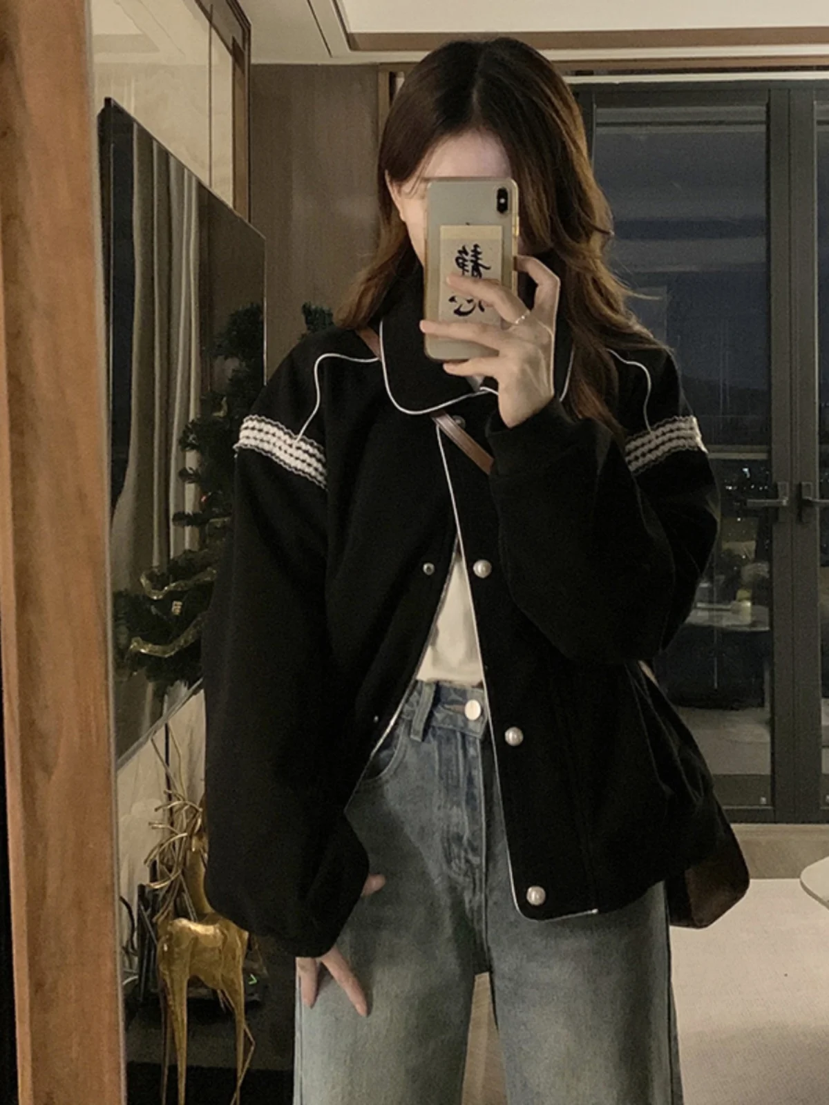 Бейсбольные куртки для девочек и женщин: красные, с меховым воротником, приталенные, зимние, на шерпа-подкладке, уютные, теплые, модные, мягкие
Бейсбольные куртки для девочек и женщин: красные, с меховым воротником, приталенные, зимние, на шерпа-подкладке, уютные, теплые, модные, мягкие